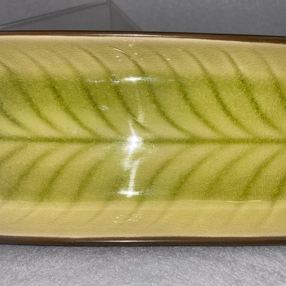 Vintage Pier One Stoneware Long Green Tropical Palm Leaf Appetizer Boat‎ Plate